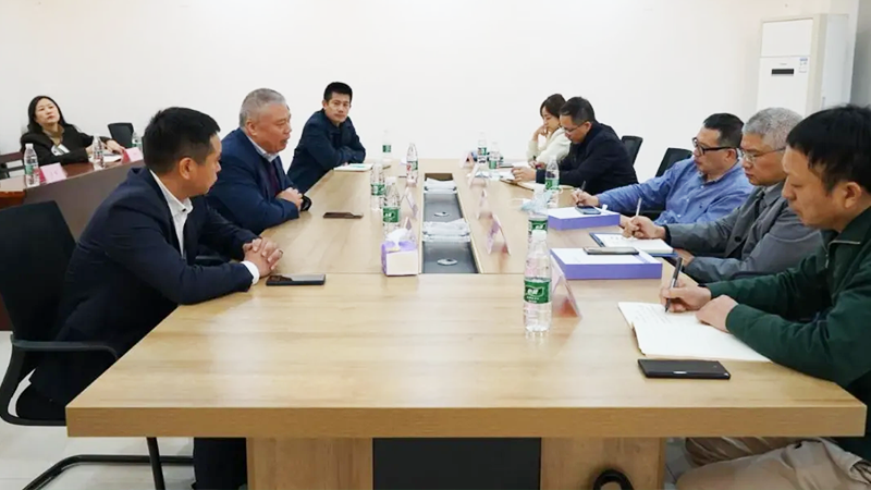 湖南省藥品監(jiān)管局黨組書記梁毅恒一行在湖南美媛本草生物工程有限公司調(diào)研